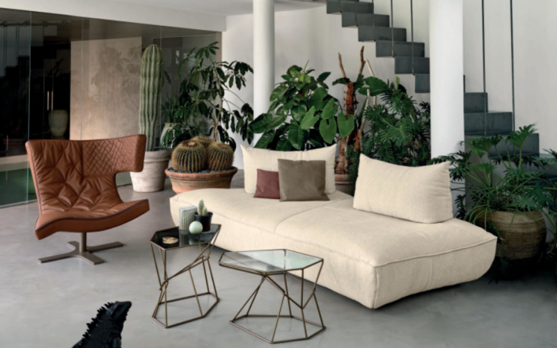 ARKETIPO FIRENZE而言，是通过新颖的形式和材料表达自己的价值理念。 